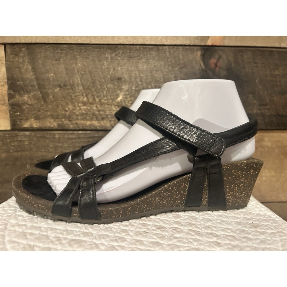 Teva Ysidro‎ Women's Sandal Black Leather 8.5 Wedge Strappy Comfort Never Worn